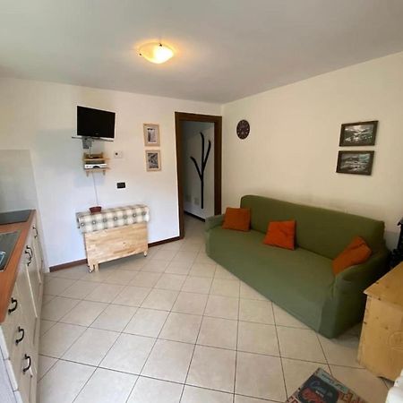 Bianchina - Bilocale Con Giardino Privato Apartment Valdisotto Bagian luar foto